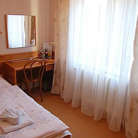 芳缇斯特瑞膳宿旅馆 招待所